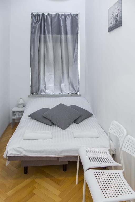 Metro Centrum Guest Rooms Varşova Dış mekan fotoğraf